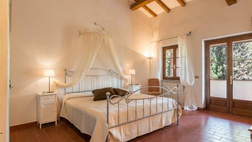 Villa Podere Calcheto 14