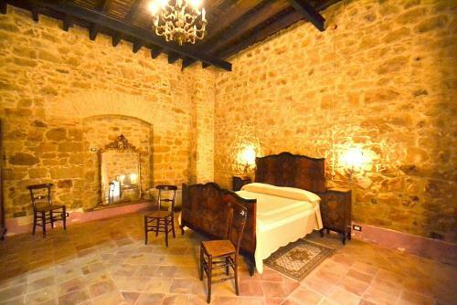 Montemaggiore Belsito Villa Sleeps 3