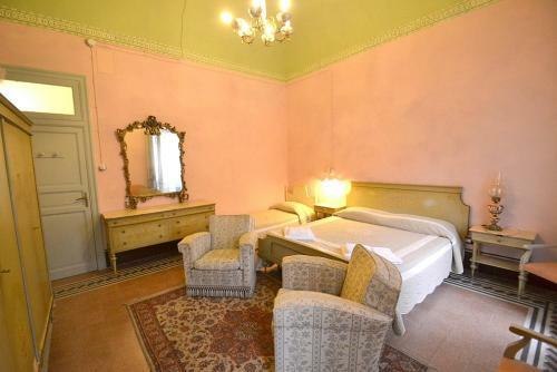 Montemaggiore Belsito Villa Sleeps 9