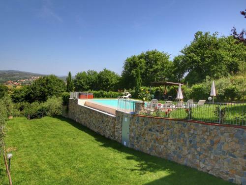Luxurious Villa In Monte San Savino With Jacuzzi