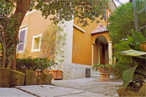 Los Mochileros Hostel