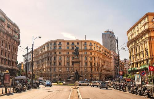 Hostal Be Italian Flat Piazza Bovio 22