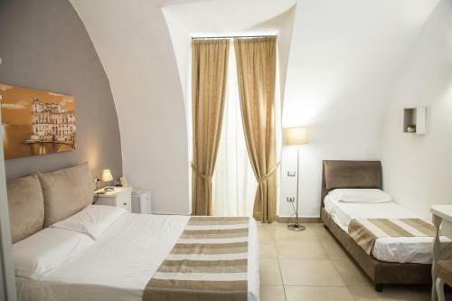Hostal Chiaia Suites