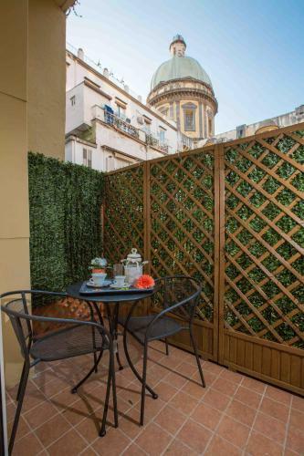 Hostal Chiaia Suites