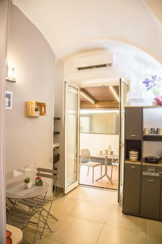 Hostal Chiaia Suites