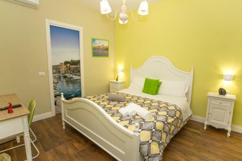 Hostal Chiaia 205