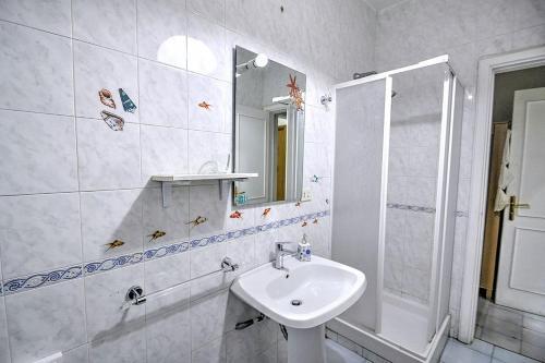 Naples Apartment Sleeps 6 Wifi