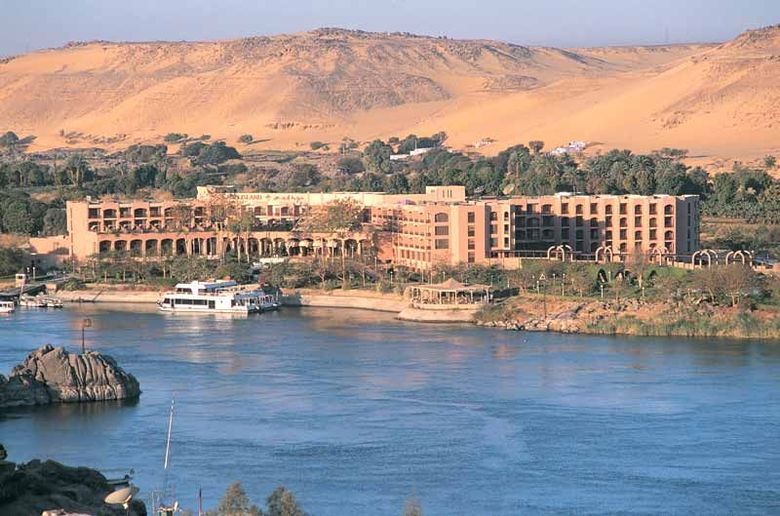 Hotel Pyramisa Isis Island