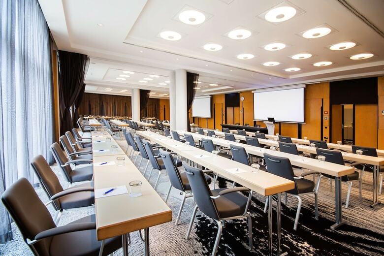 Hotel NH Prague City