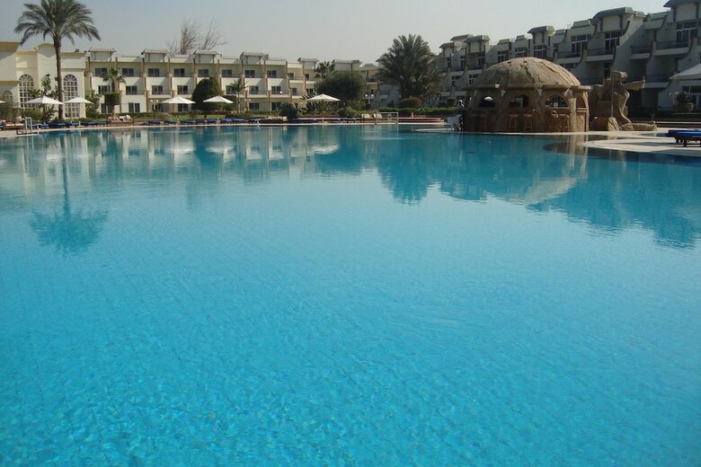 Hotel Cataract Pyramids Resort