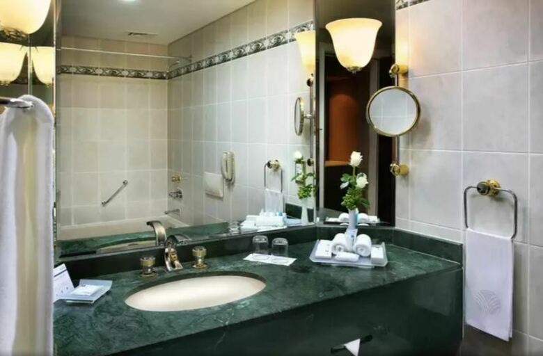 Hotel Al Bustan Rotana