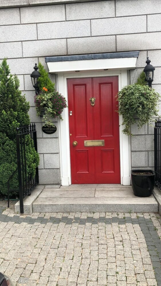 Hostal Leeson Lodge House