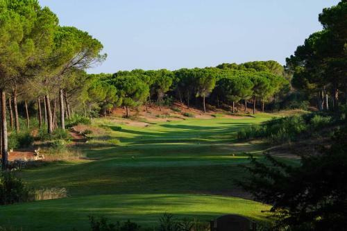 Hostal Is Arenas Private Golf & Foresterie Boutique Resort