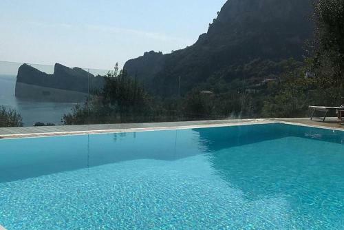 Sirenuse Villa Sleeps 6 Pool Air Con Wifi