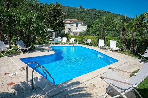 Seiano Villa Sleeps 10 Pool Air Con Wifi