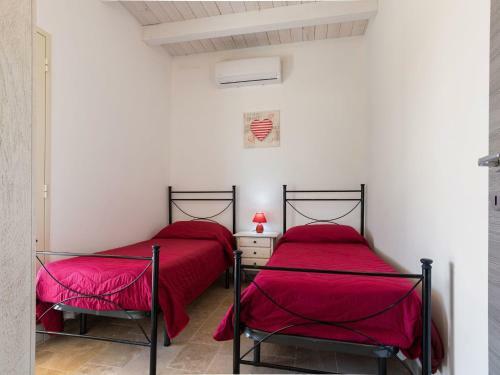 Comfy Villa In Noto With Garden