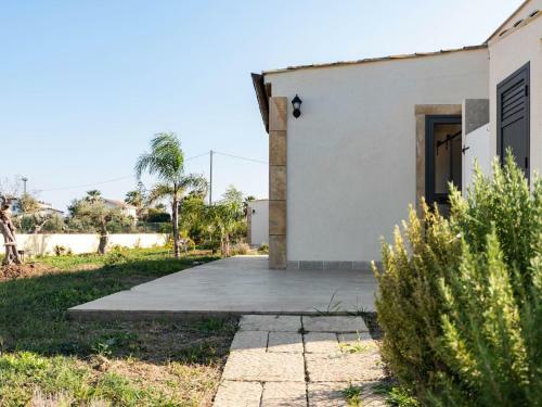Restful Villa In Noto Neat To The Sea