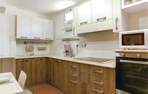 Two-bedroom Apartment In Orosei