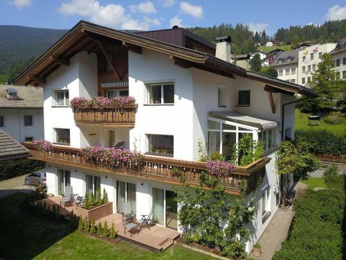 Apartments Montblanc Sella