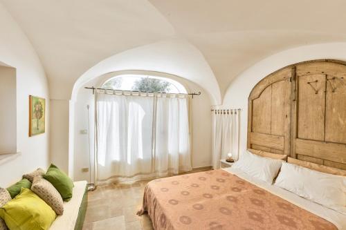 Certosa Villa Sleeps 12 With Pool And Air Con