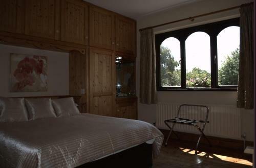 Old Orchard Lodge B&B