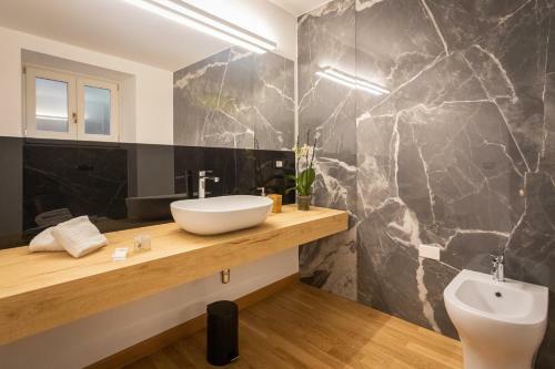 Hostal Divisi Suites