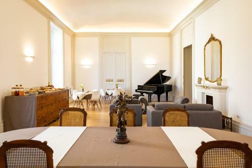 Hostal Divisi Suites
