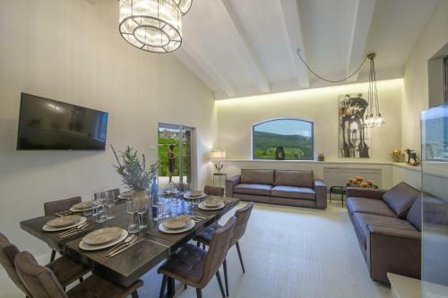 Amore Rentals - Villa Le Scuderie