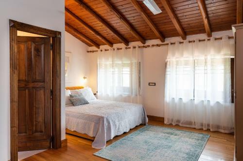 Cozzarelle Villa Sleeps 8 With Pool And Wifi