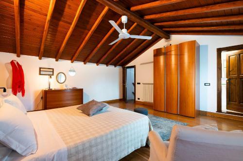 Cozzarelle Villa Sleeps 8 With Pool And Wifi