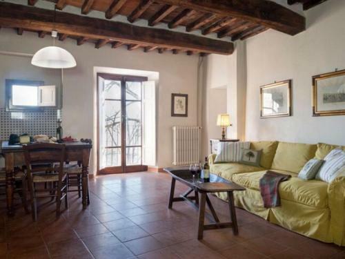 Spacious Holiday Home In Pergine Valdarno With Swimming Pool