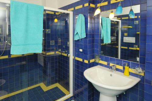 Pesaro Villa Sleeps 11 Pool Air Con Wifi