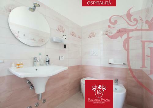 Hostal Affittacamere Piacenza Palace
