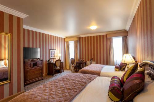 Lawlors Hotel