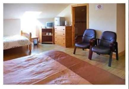 Hostal Douglasha House
