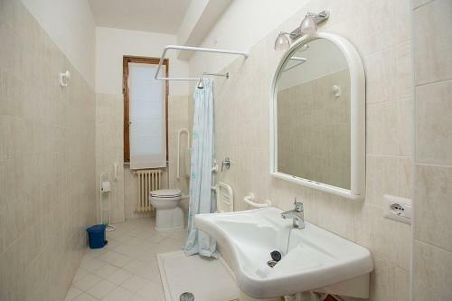 Poggibonsi Villa Sleeps 12 Pool Wifi