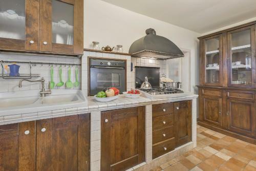 Case Stagno Villa Sleeps 8 With Pool And Wifi