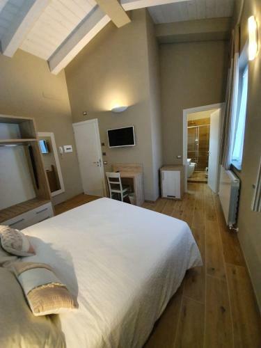 Hostal La Dimora Di Via Trieste