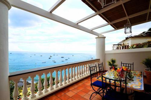 Positano Villa Sleeps 5 Air Con Wifi