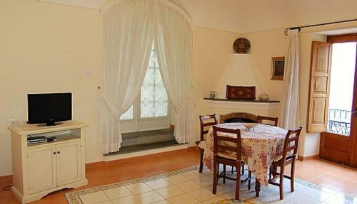 Positano Villa Sleeps 2 Air Con Wifi