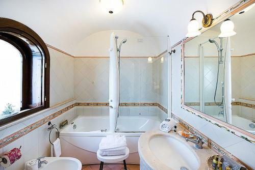 Nocelle Villa Sleeps 10 Pool Air Con Wifi