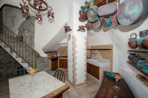 Positano Villa Sleeps 13 Air Con Wifi