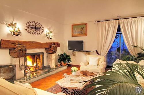 Positano Villa Sleeps 14 Pool Air Con Wifi