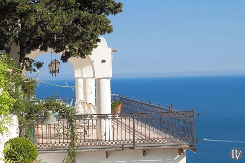 Positano Villa Sleeps 14 Pool Air Con Wifi