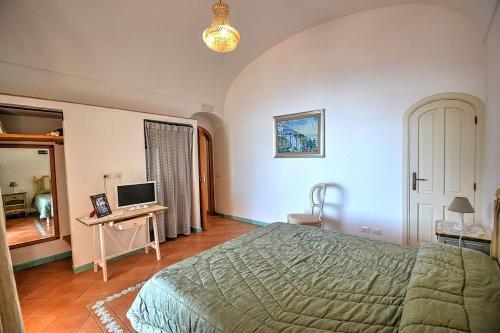 Positano Villa Sleeps 6 Air Con Wifi