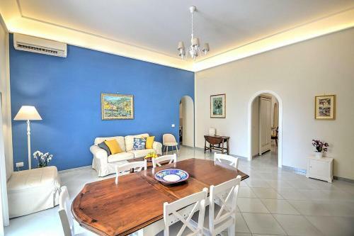 Positano Apartment Sleeps 6 Air Con Wifi