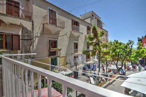 Positano Apartment Sleeps 6 Air Con Wifi