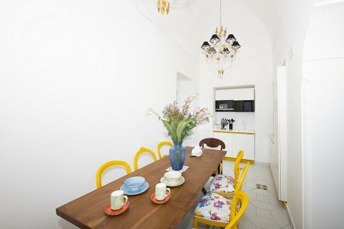 Positano Villa Sleeps 8 With Pool And Air Con