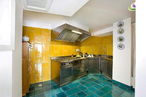 Amore Rentals - Villa Le Sirene 1