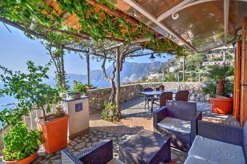 Praiano Villa Sleeps 4 Air Con Wifi